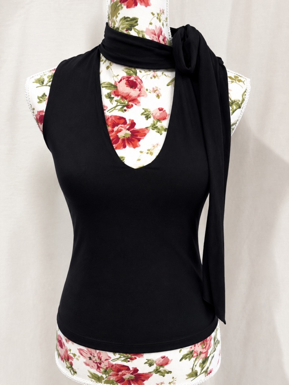 Commense NWT Black Halter Scarf Tie Top Sleeveless Open Neck Blouse Size M D275